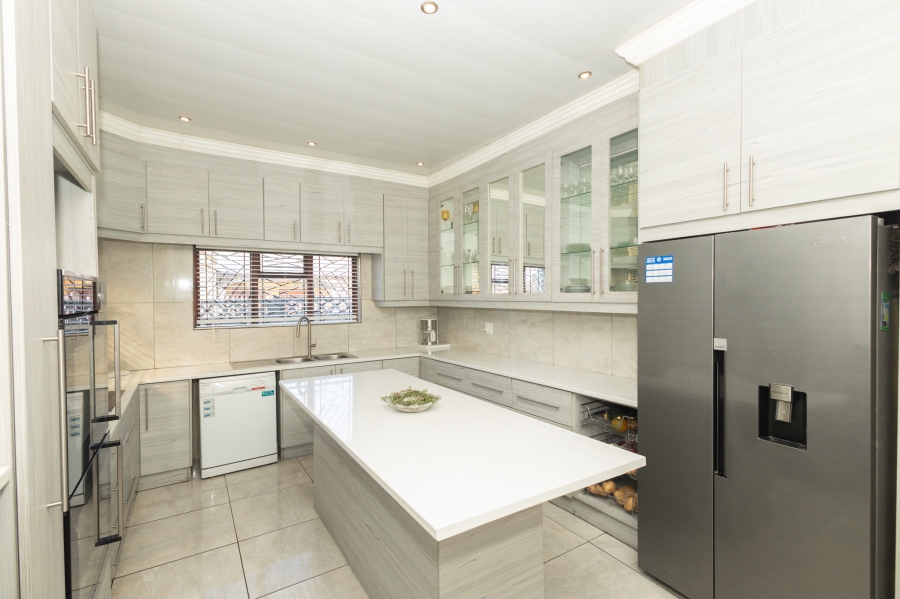 3 Bedroom Property for Sale in Ravensmead Western Cape